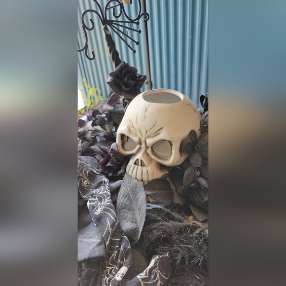 Gothic Halloween Table Candleabra Decorations  Skull Black Roses - Picture 12 of 13